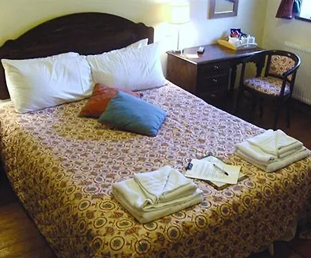 The At Pensión 4*
